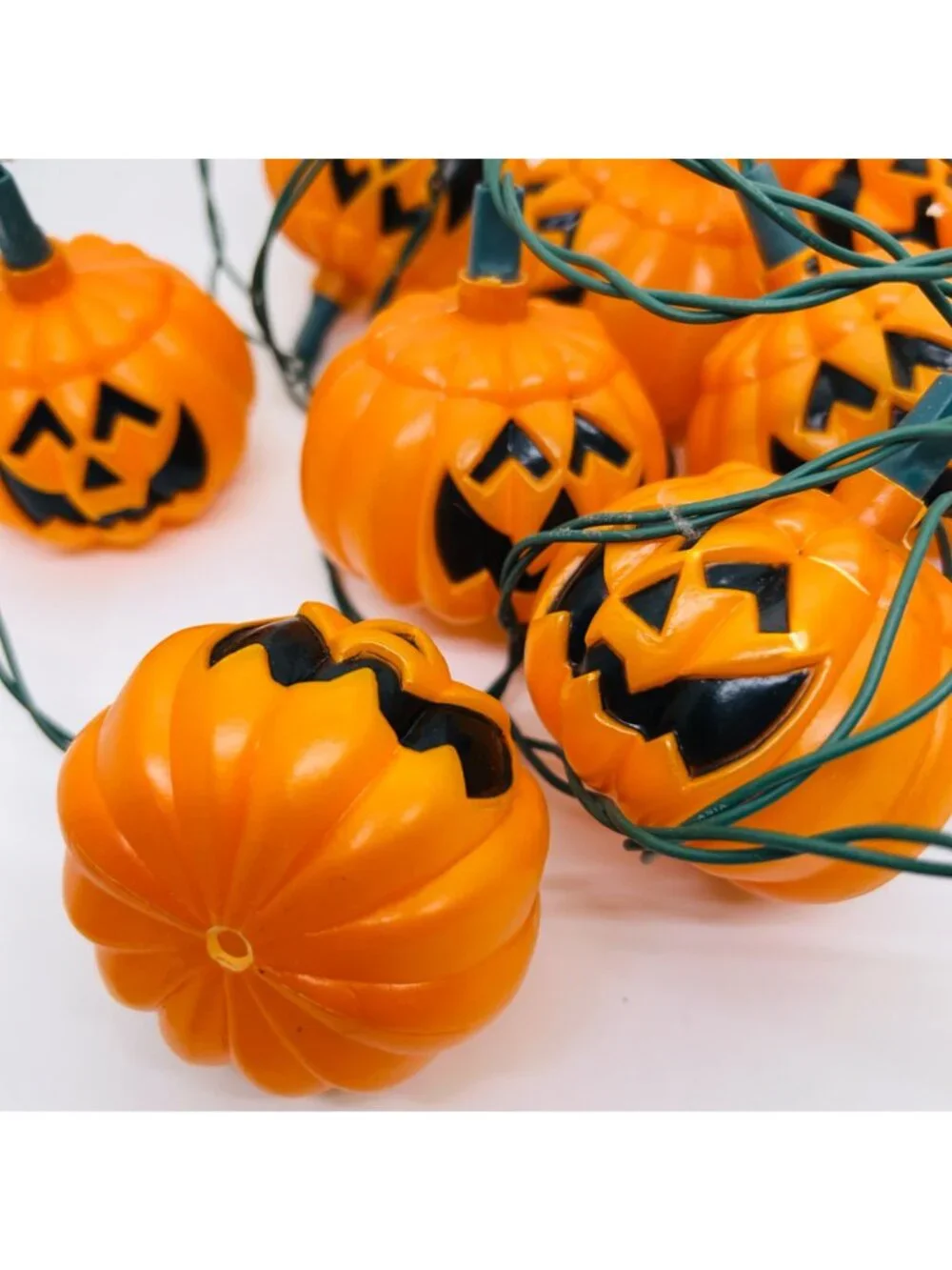 Vintage Halloween Pumpkin Lights Blowmold Jack O Lantern Glow 11 Ft End-to-End